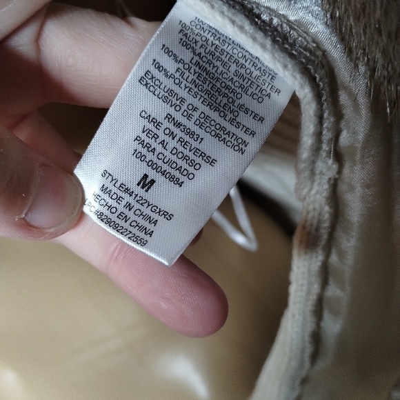 Xoxo women's knitted quilted size medium vest with faux fur - Picture 5 of 9